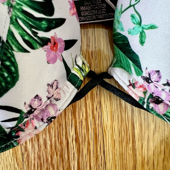 Victoria Secret Floral Tropical Print Bra bombshell shine strap size 32B - Picture 2 of 6
